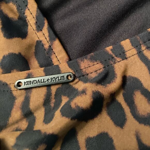 NWT NORDSTROM KENDALL + KYLIE Printed Leopard One-Piece Swimsuit - Picture 8 of 8